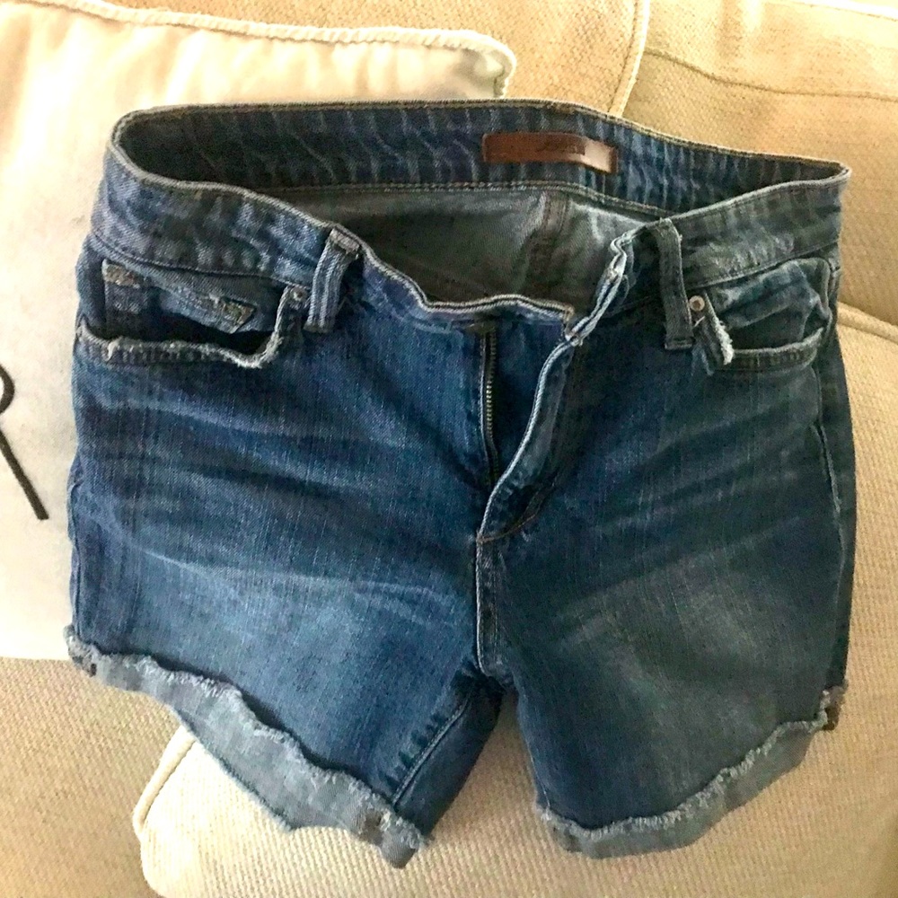 JOE’s Bermuda Jean Shorts W sz27 (4) excellent condition.